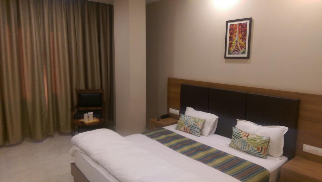 The Premier Hotel Kota  Exterior photo